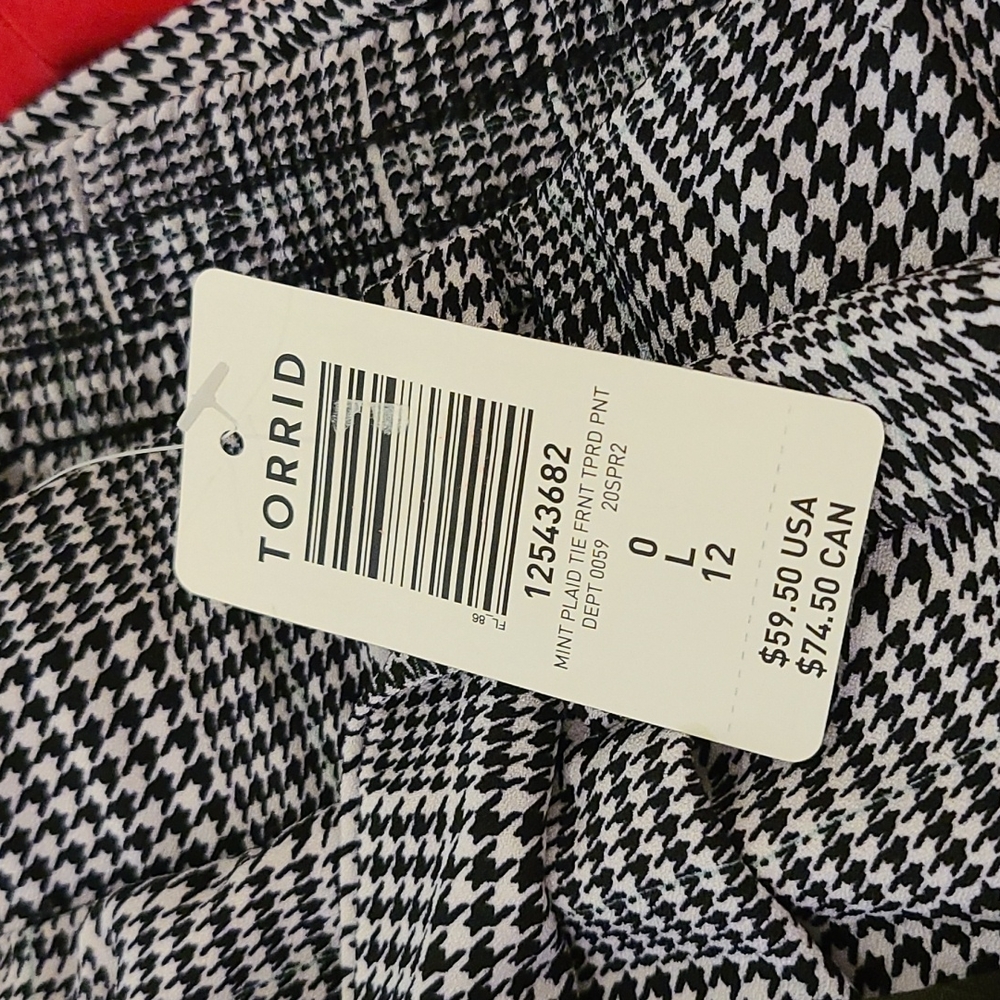 TORRID BLACK PLAID HOUNDSTOOTH SELF TIE TAPERED PANT - Picture 7 of 7